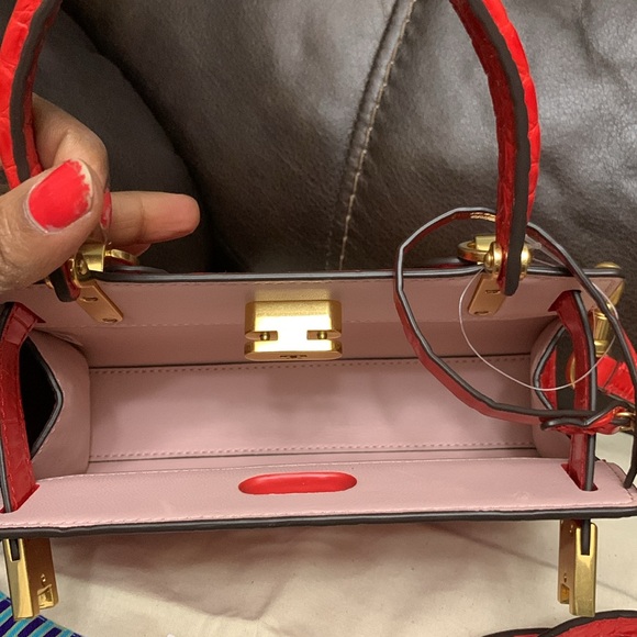 Tory Burch Lee Radziwill Petite Croc-Embossed Leather Bag - Picture 6 of 16